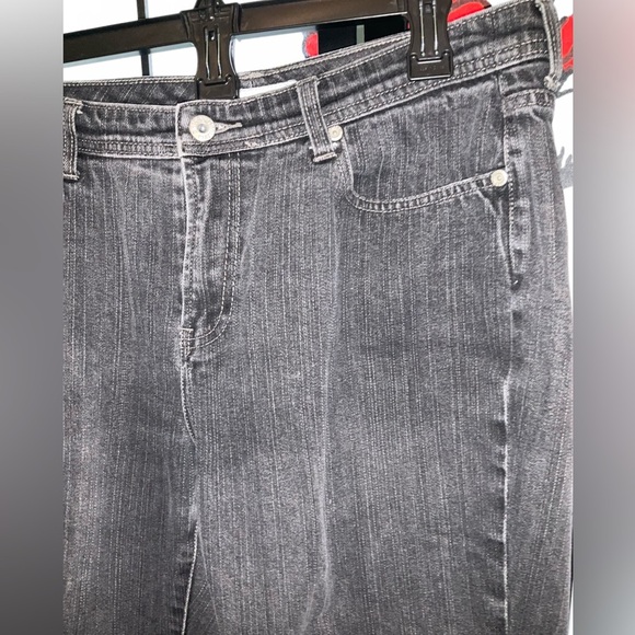 Womens Chicos Platinum Denim Sz 1 Short Black Washed Denim Stretch Jeans - Picture 3 of 9